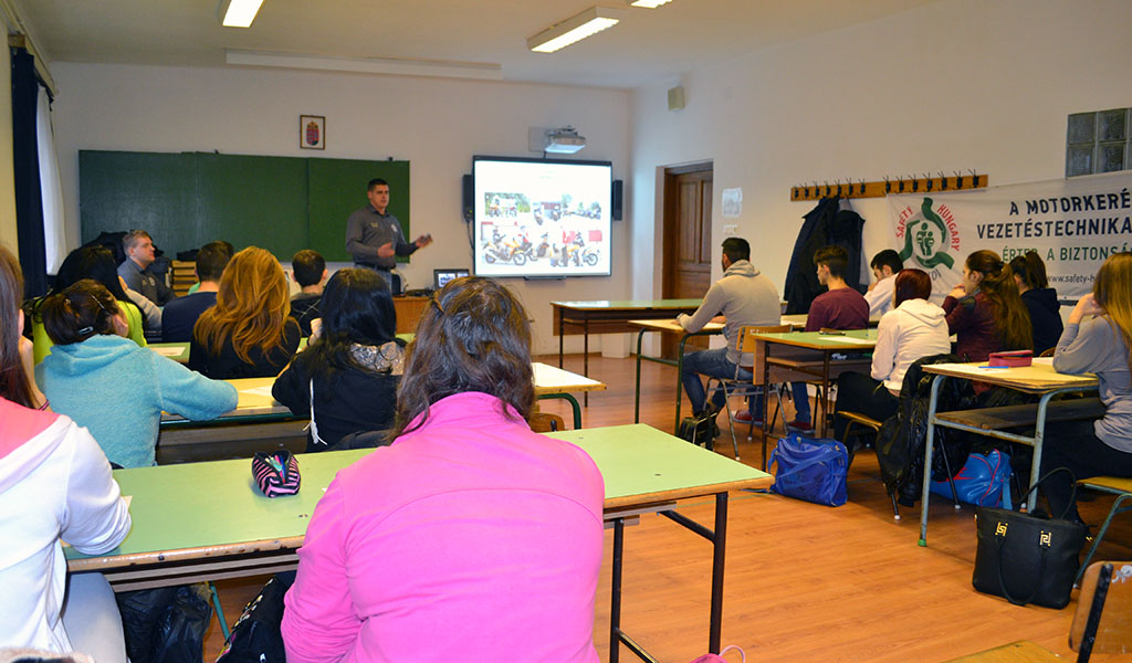 151207 motoros 01