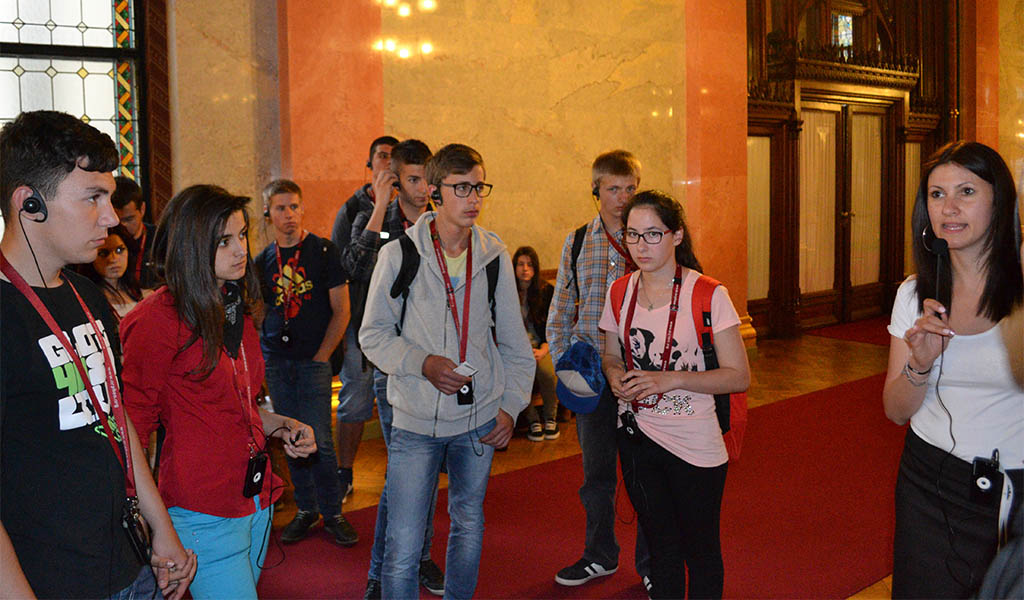 160527 parlament 03