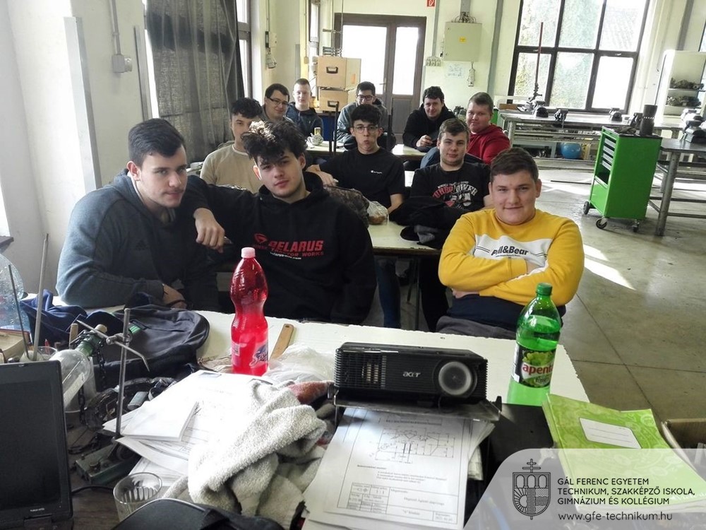 20210610 szakkor bi 02