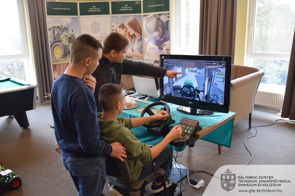 DSC 0032