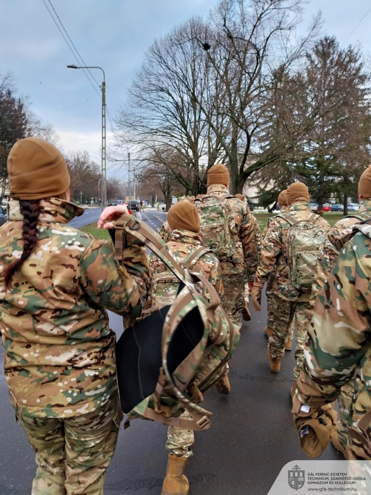 AXp8St9c